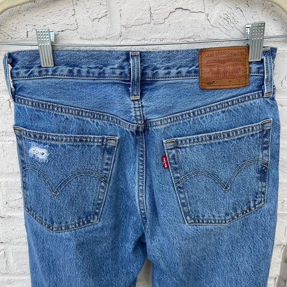 NWT Levi’s 501 High-Rise Distressed Jeans - Picture 8 of 9